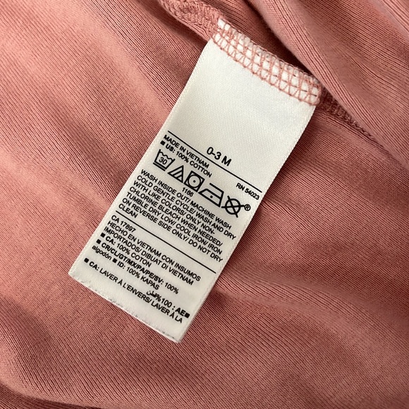 🩷2 for 10$🩷 Old Navy Baby Girl 2-Way Zip Sleeper, Size 0-3 Months - Picture 6 of 7